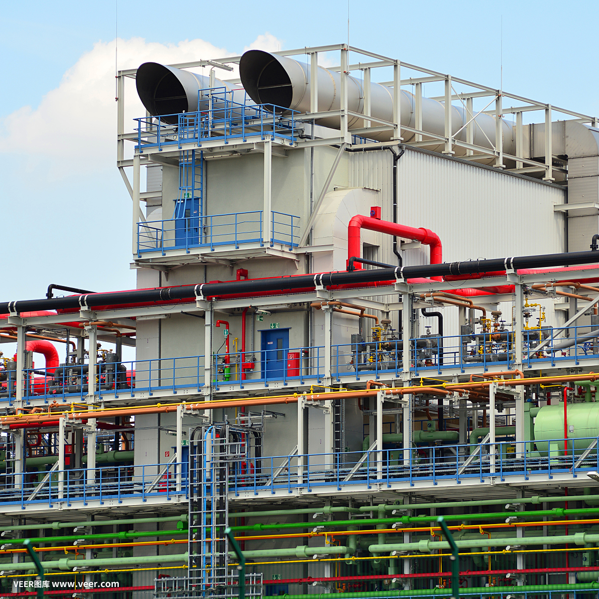 化學(xué)工業(yè)。制造化學(xué)產(chǎn)品的工廠。建筑和設(shè)備